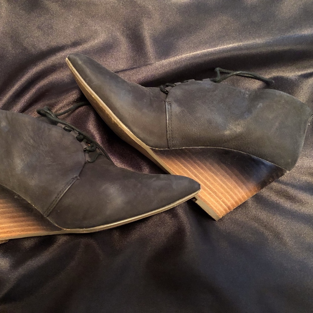 Ombre heeled booties